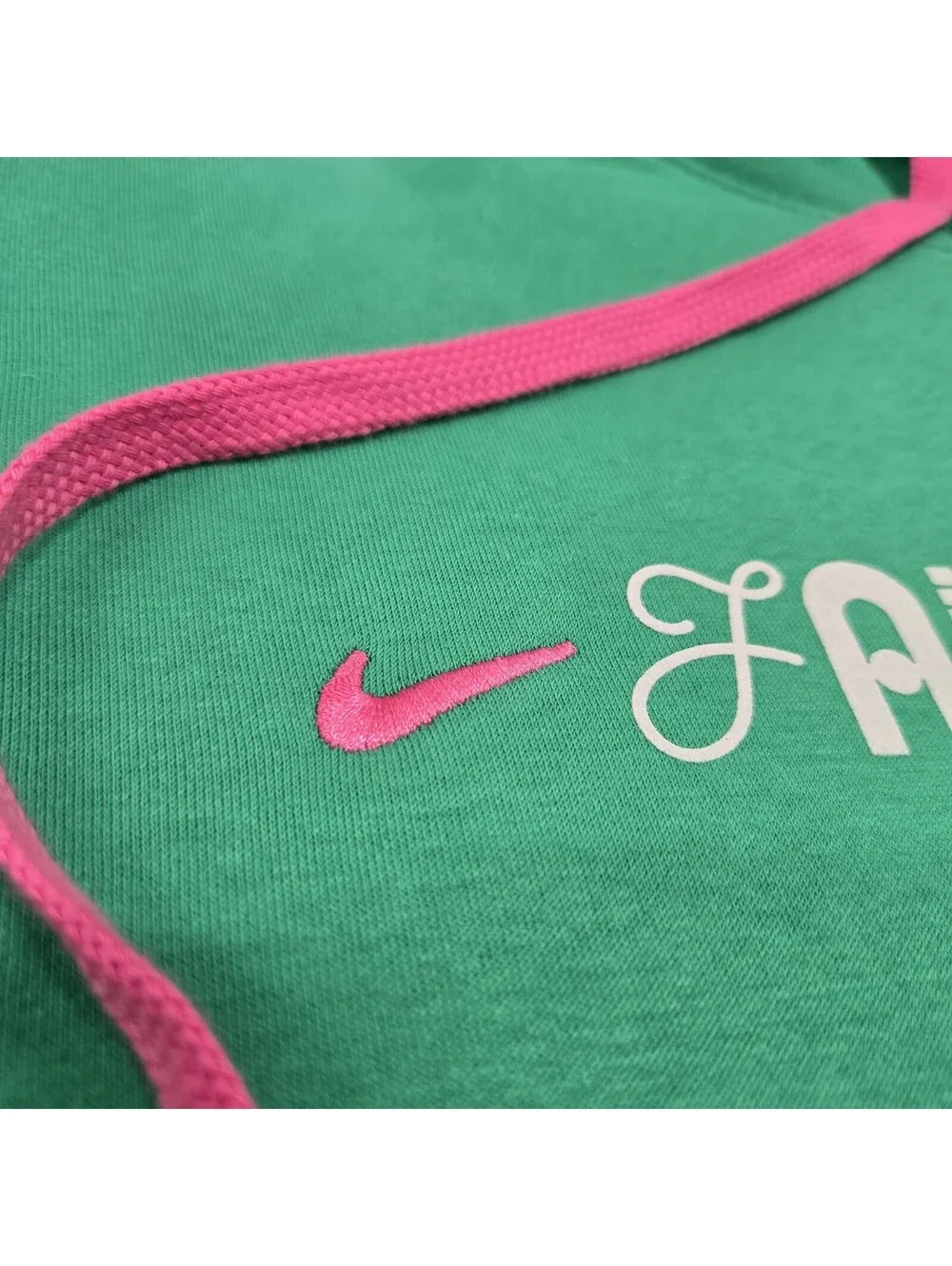 Size LARGE Men's Nike Club Fleece Familia Hoodie Stadium Green 2 Sided Graphic